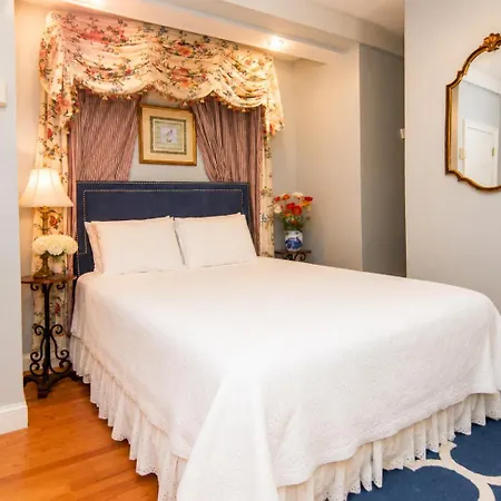 Inn On Bellevue (Adults Only)-3